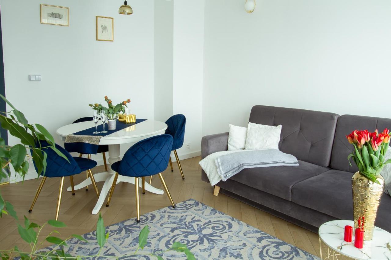 Nowy Apartment Przy Placu Szembeka Varsó Kültér fotó