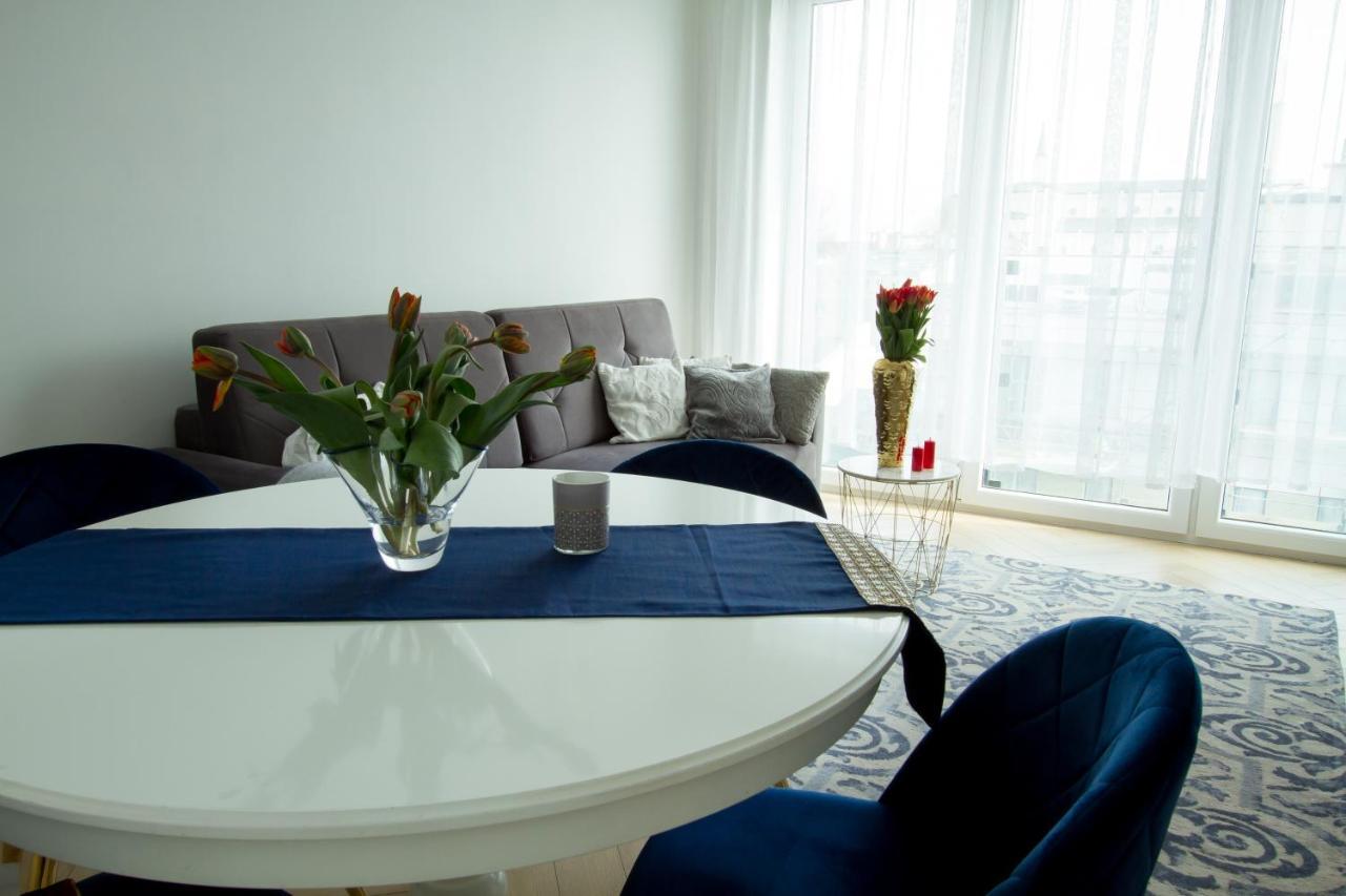 Nowy Apartment Przy Placu Szembeka Varsó Kültér fotó