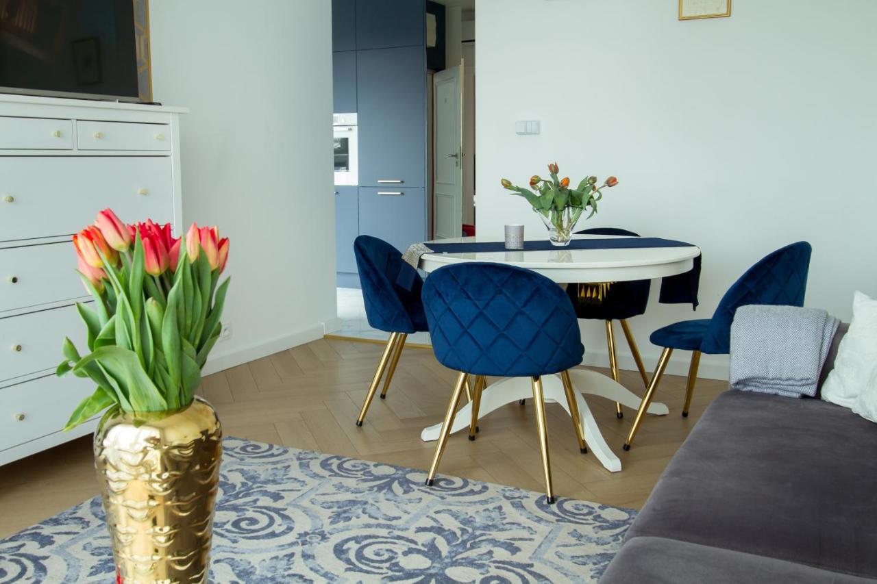 Nowy Apartment Przy Placu Szembeka Varsó Kültér fotó