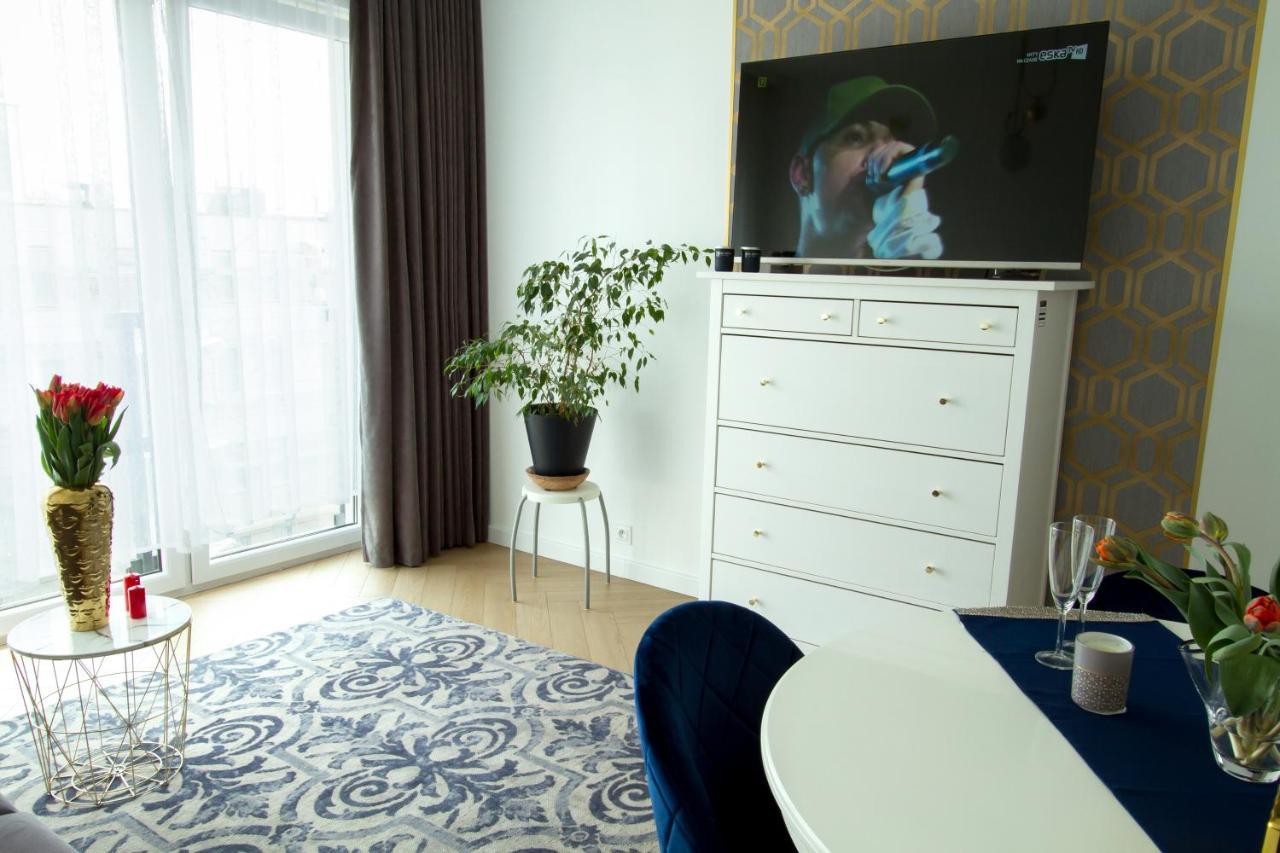 Nowy Apartment Przy Placu Szembeka Varsó Kültér fotó