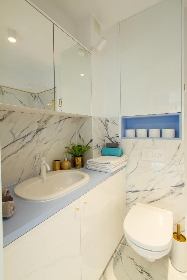 Nowy Apartment Przy Placu Szembeka Varsó Kültér fotó