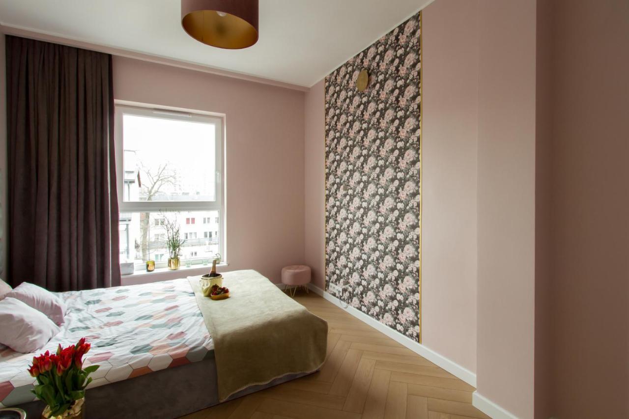 Nowy Apartment Przy Placu Szembeka Varsó Kültér fotó