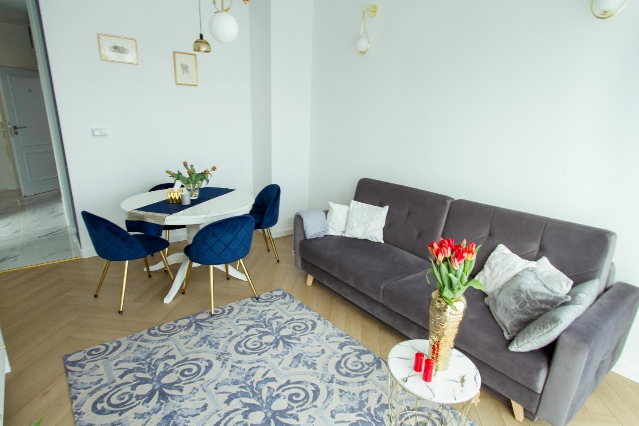 Nowy Apartment Przy Placu Szembeka Varsó Kültér fotó